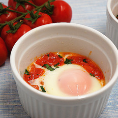 法式小盅蛋配番茄