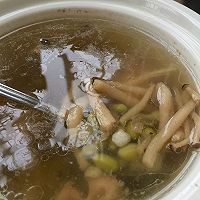 秋季养生菌菇汤的做法图解3