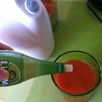 胡萝卜番茄汁的做法图解3