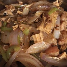 腐竹洋葱炒肉