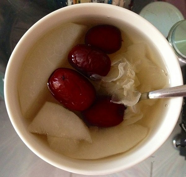 冰糖炖梨的做法