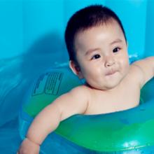 让宝宝快乐的游泳 婴儿游泳注意事项有哪些